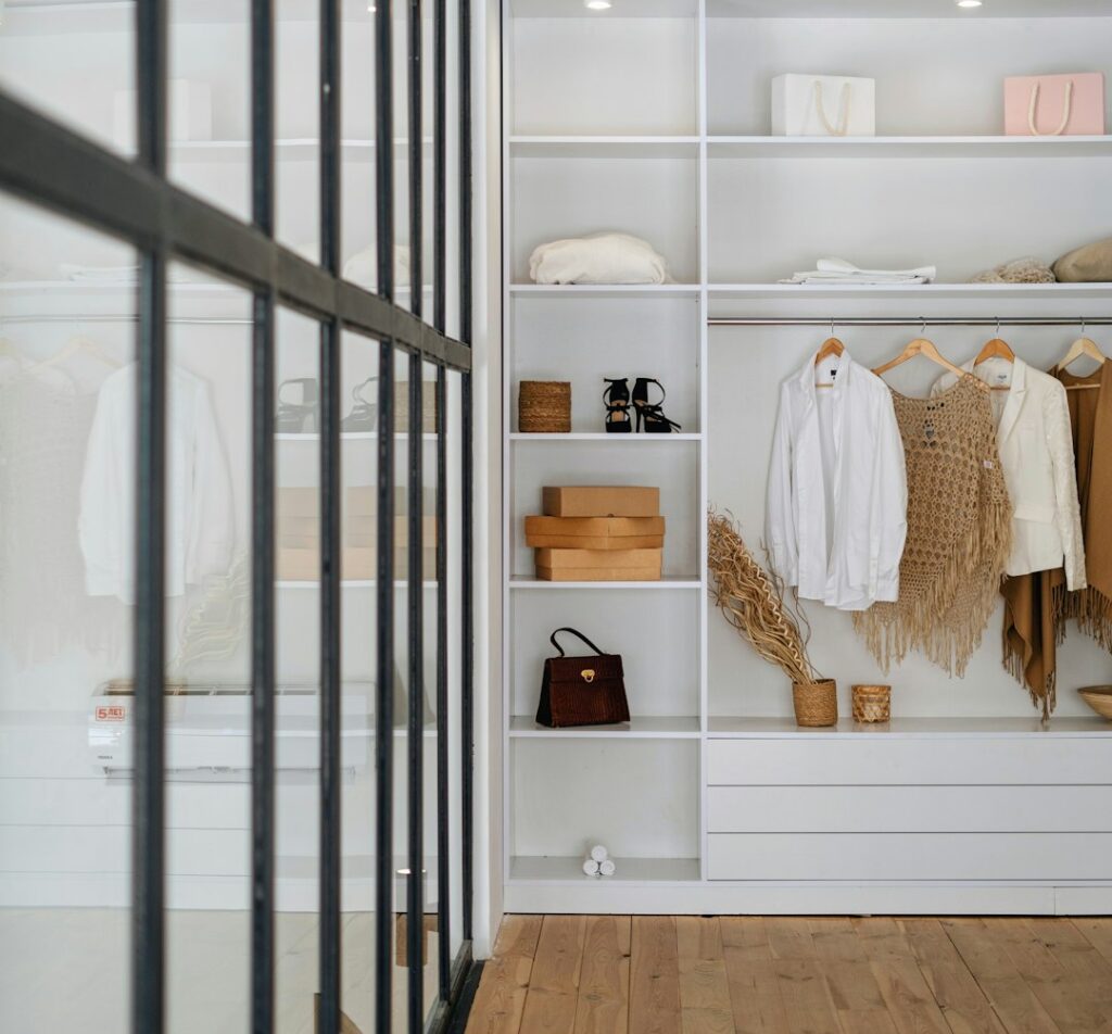 How to Organize a Wardrobe: Big and Small